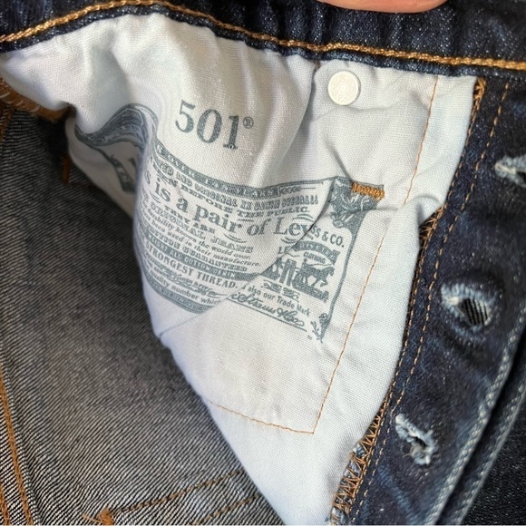 Unworn Sample - Levi's 501 Original Shorts in Salsa T3 Shaker - Picture 10 of 16